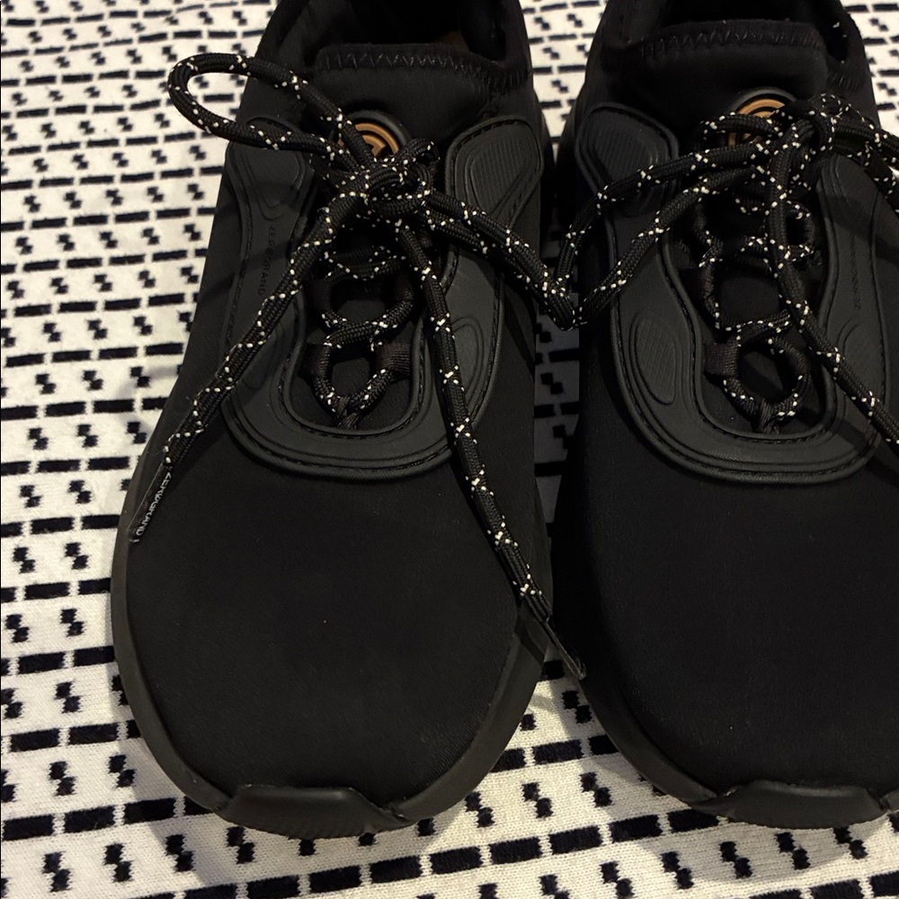 EUC Cole Haan Zero Grand walking and street wear.  Size 7B Measurements-Photos